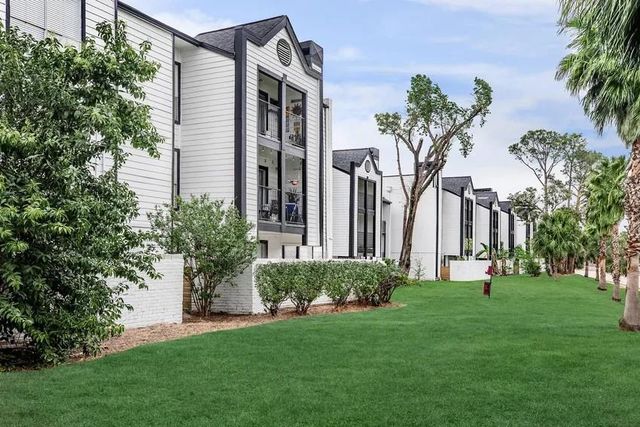 4400 Memorial Drive 1-1008, Houston, TX 77007