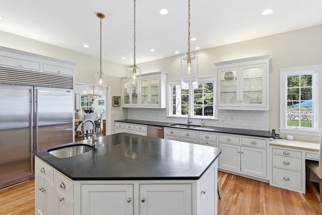 80 Lexington Rd, Lincoln, MA 01773