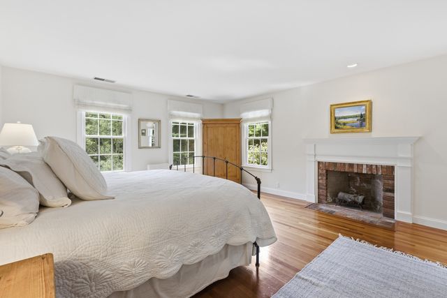 80 Lexington Rd, Lincoln, MA 01773