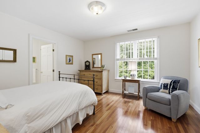 80 Lexington Rd, Lincoln, MA 01773