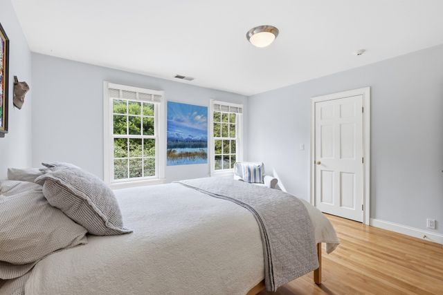 80 Lexington Rd, Lincoln, MA 01773
