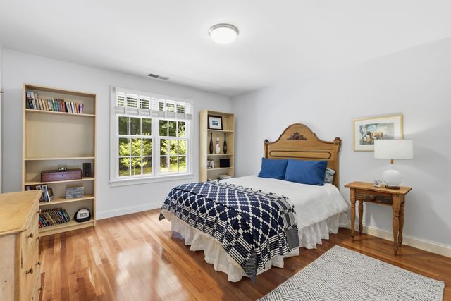 80 Lexington Rd, Lincoln, MA 01773