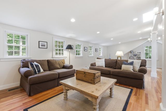 80 Lexington Rd, Lincoln, MA 01773