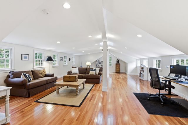 80 Lexington Rd, Lincoln, MA 01773