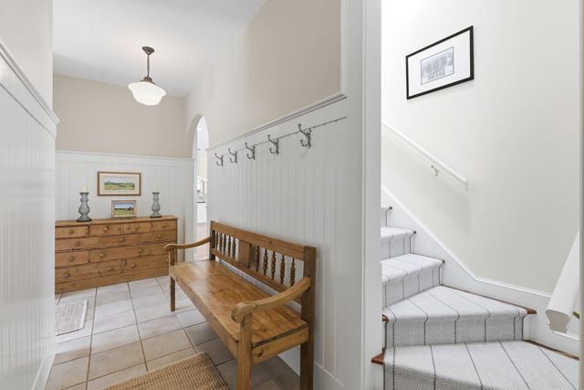 80 Lexington Rd, Lincoln, MA 01773