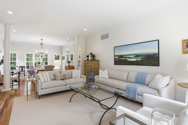 80 Lexington Rd, Lincoln, MA 01773
