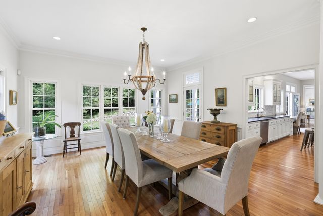 80 Lexington Rd, Lincoln, MA 01773