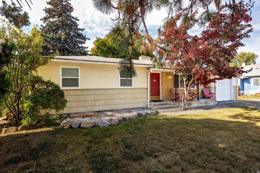 902 S Freya St, Spokane, WA 99202 photo 3
