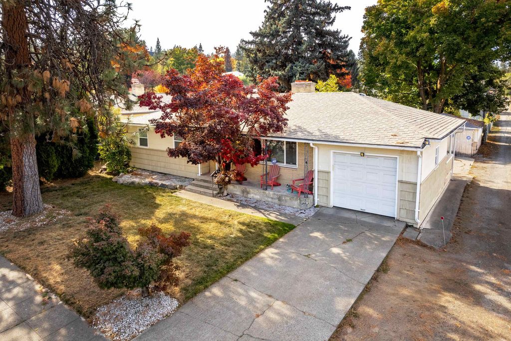 902 S Freya St, Spokane, WA 99202 photo 4