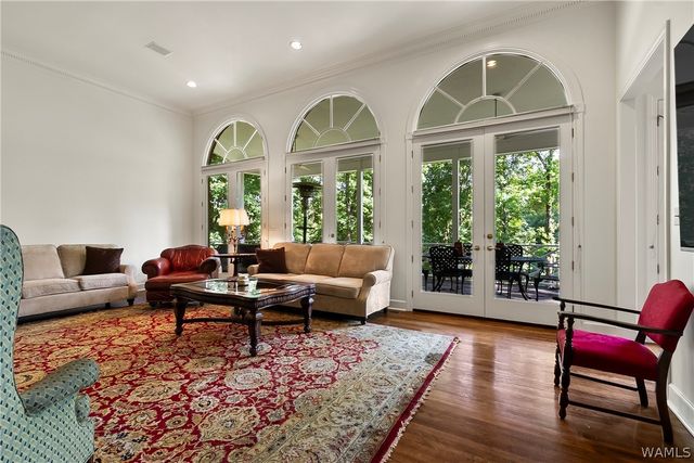 1821 Point Clear Rd, Tuscaloosa, AL 35406
