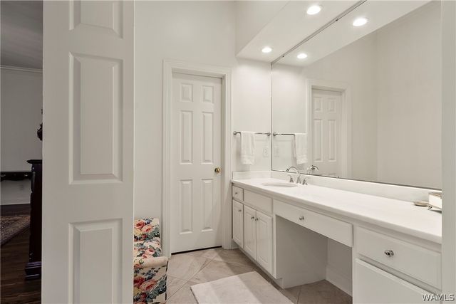 1821 Point Clear Rd, Tuscaloosa, AL 35406