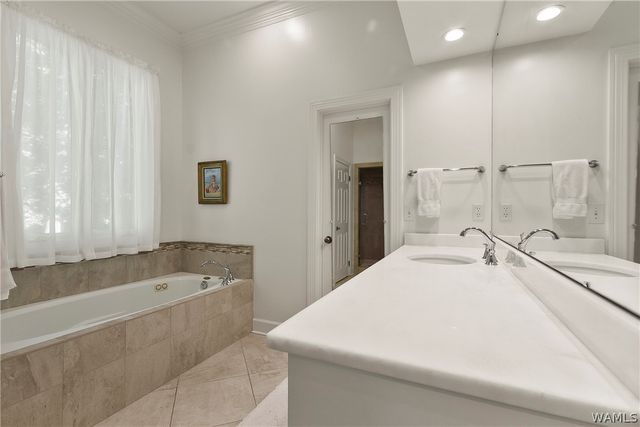 1821 Point Clear Rd, Tuscaloosa, AL 35406