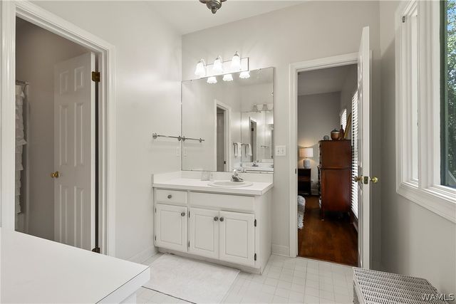 1821 Point Clear Rd, Tuscaloosa, AL 35406