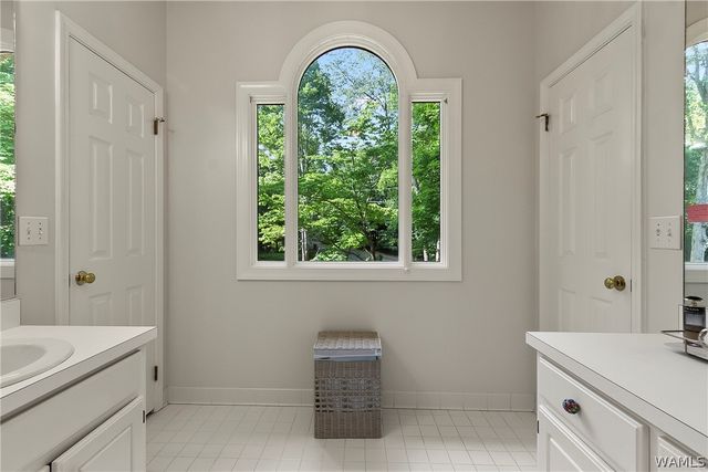 1821 Point Clear Rd, Tuscaloosa, AL 35406