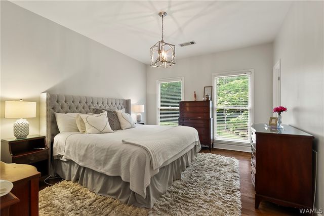 1821 Point Clear Rd, Tuscaloosa, AL 35406