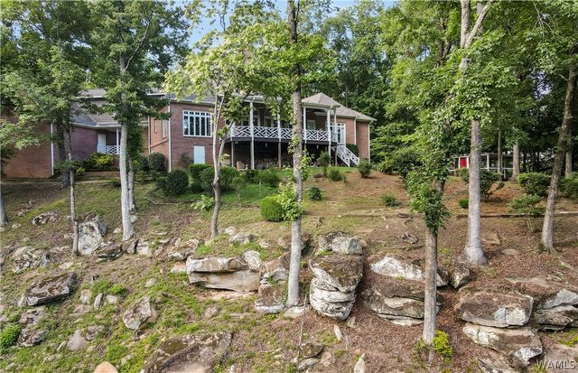 1821 Point Clear Rd, Tuscaloosa, AL 35406
