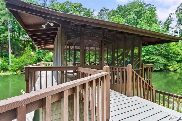 1821 Point Clear Rd, Tuscaloosa, AL 35406