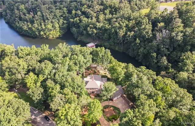 1821 Point Clear Rd, Tuscaloosa, AL 35406