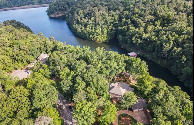 1821 Point Clear Rd, Tuscaloosa, AL 35406