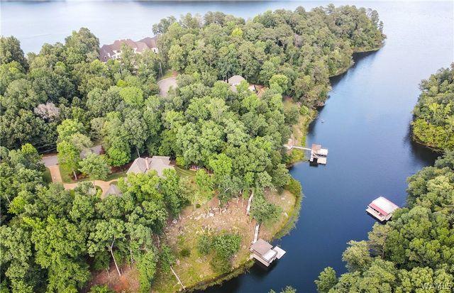 1821 Point Clear Rd, Tuscaloosa, AL 35406