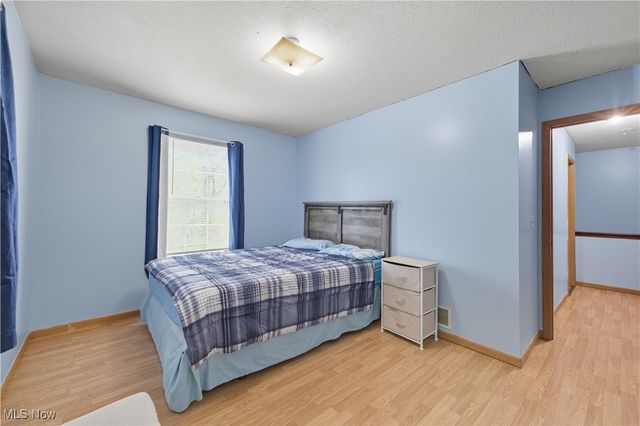 3244 Nelson Avenue, Youngstown, OH 44505