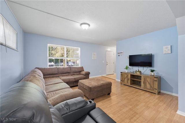 3244 Nelson Avenue, Youngstown, OH 44505