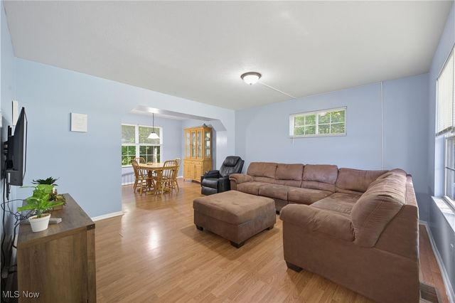 3244 Nelson Avenue, Youngstown, OH 44505