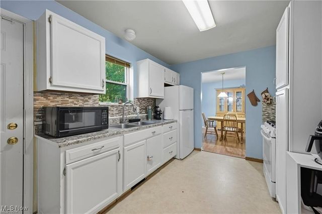 3244 Nelson Avenue, Youngstown, OH 44505