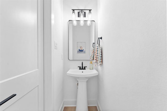 3105 Jensen Dr B, Houston, TX 77026