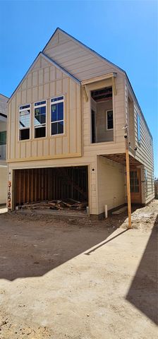 3105 Jensen Dr B, Houston, TX 77026