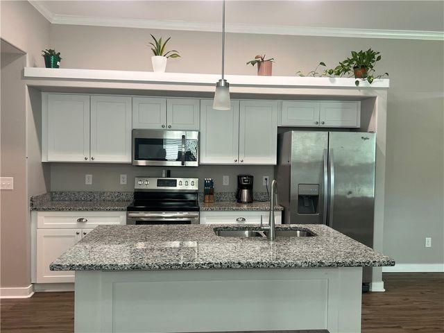 2076 S Saunders St, Aransas Pass, TX 78336