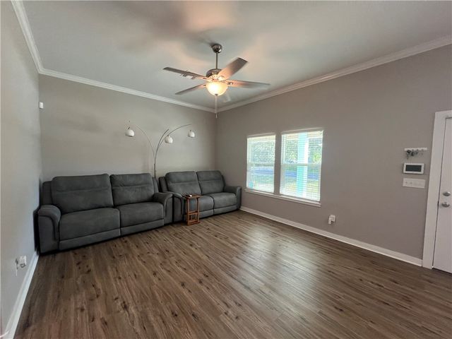 2076 S Saunders St, Aransas Pass, TX 78336