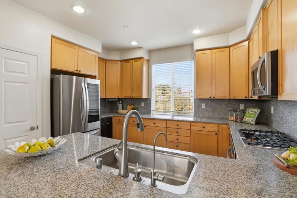 Image 15 of property listing at 1637 Mabury Road, San Jose, CA 95133