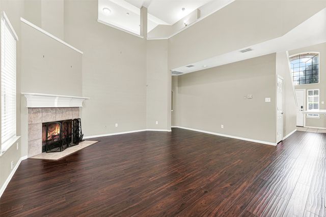 4450 Sharpsburg Drive, Grand Prairie, TX 75052