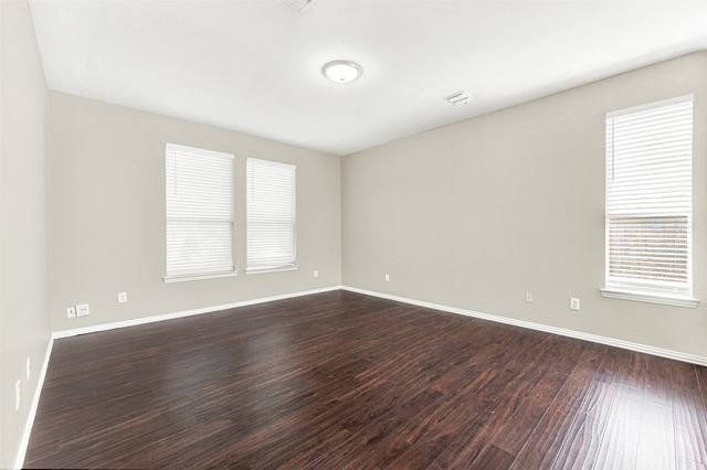 4450 Sharpsburg Drive, Grand Prairie, TX 75052