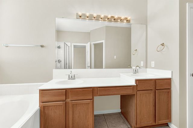 4450 Sharpsburg Drive, Grand Prairie, TX 75052