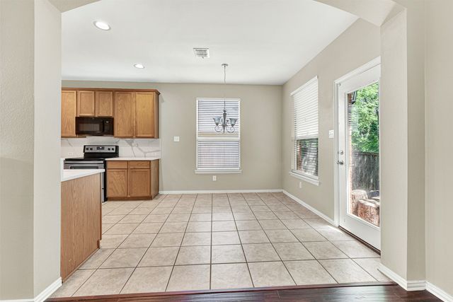 4450 Sharpsburg Drive, Grand Prairie, TX 75052