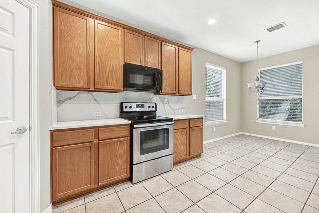 4450 Sharpsburg Drive, Grand Prairie, TX 75052