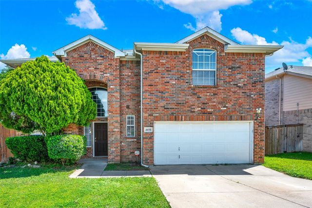 4450 Sharpsburg Drive, Grand Prairie, TX 75052