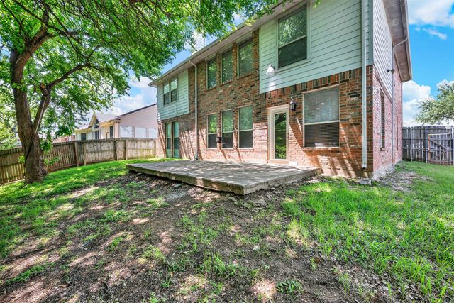 4450 Sharpsburg Drive, Grand Prairie, TX 75052