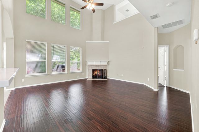 4450 Sharpsburg Drive, Grand Prairie, TX 75052