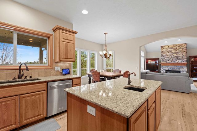 13821 E Bellessa Ln, Spokane Valley, WA 99206