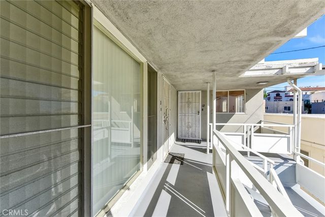 68 Lime Avenue 12, Long Beach, CA 90802