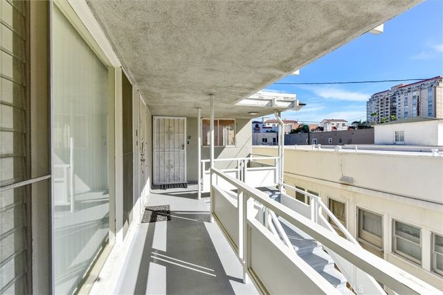68 Lime Avenue 12, Long Beach, CA 90802