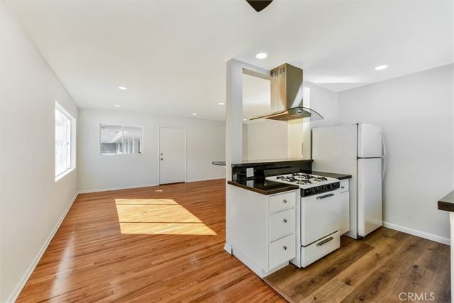 68 Lime Avenue 12, Long Beach, CA 90802