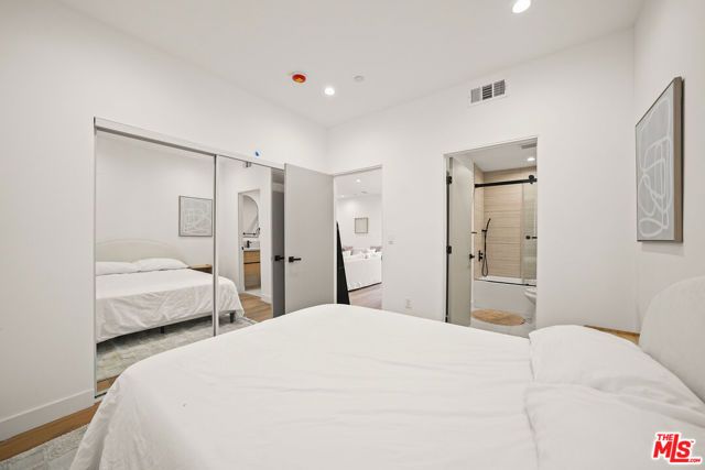 13694 Erwin Street 2, Van Nuys (los Angeles), CA 91401