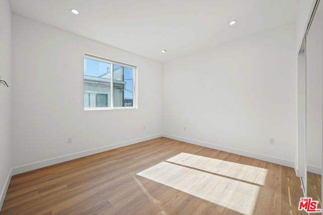 13694 Erwin Street 2, Van Nuys (los Angeles), CA 91401