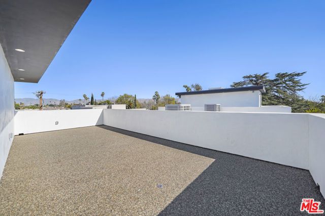 13694 Erwin Street 2, Van Nuys (los Angeles), CA 91401