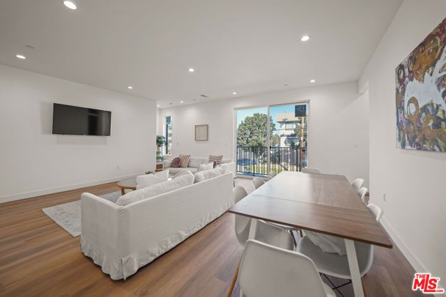 13694 Erwin Street 2, Van Nuys (los Angeles), CA 91401