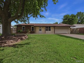 329 Veach Drive, Fairview Heights, IL 62208